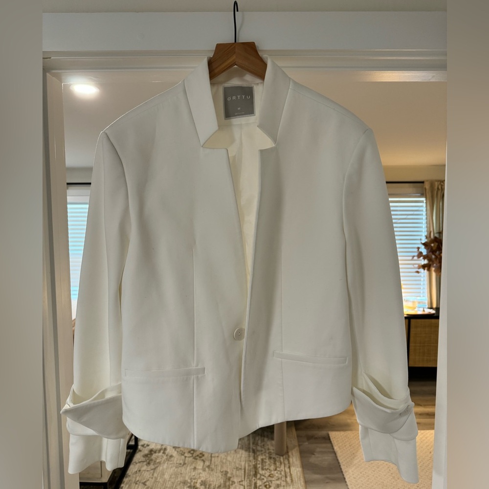 White matching tailored suit set.